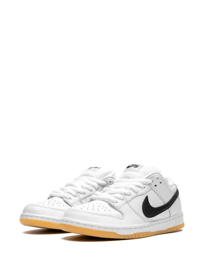 NIKE SB DUNK LOW RETRO "WHITE GUM" SNEAKERS